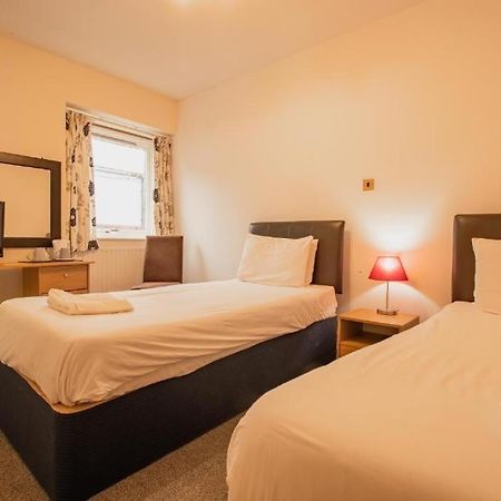 The Ben Mhor Hotel, Bar & Restaurant Grantown-on-Spey Eksteriør billede
